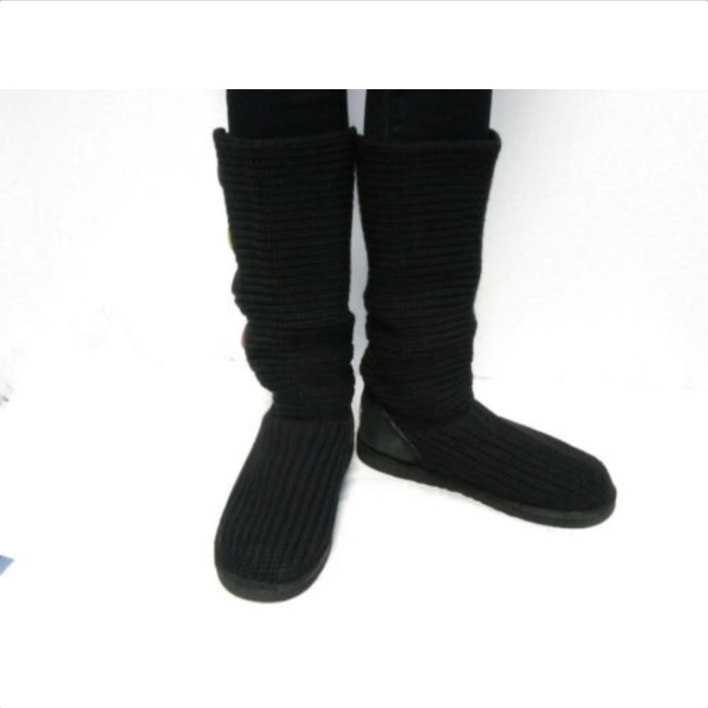 UGG AUSTRALIA BLACK BUTTON KNIT CARDY UGGS SZ 6